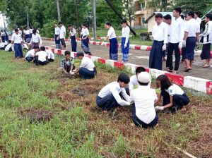 အစိုးရစက်မှုလက်မှုသိပ္ပံ(လပွတ္တာ) ကျောင်းအုပ်ကြီးဦးဆောင်၍ ဆရာ/ဆရာမများနှင့် ကျောင်းသား/သူများ မိုးရာသီစုပေါင်းသစ်ပင်စိုက်ပျိုးခြင်း ဆောင်ရွက်နေမှုမှတ်တမ်းဓာတ်ပုံများ